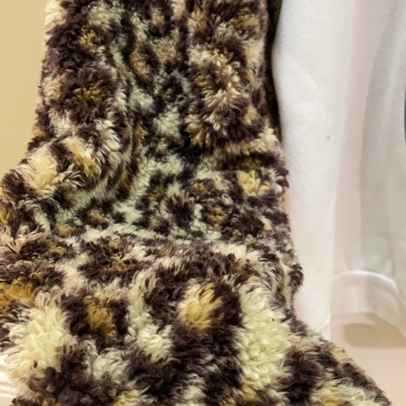 Sweater - Picture 3 of 3